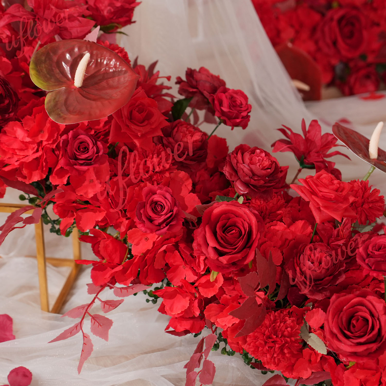 Ульявый красный цветочный ряд, – обзор и цена Home Decor Event